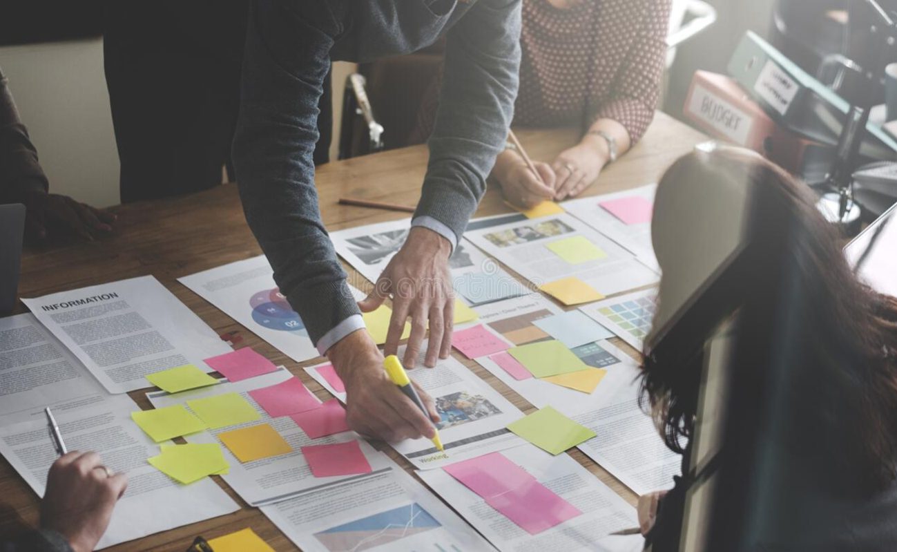 business-people-planning-strategy-analysis-office-concept-68794028